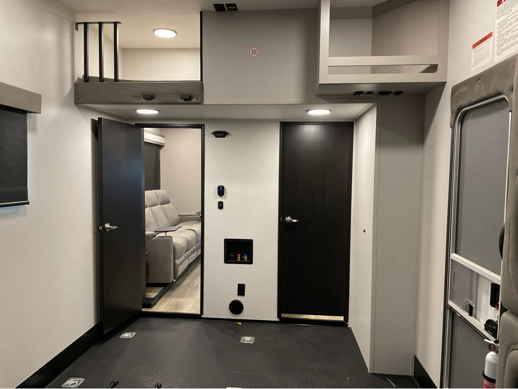 2026 Jayco Seismic 413 - Image 24