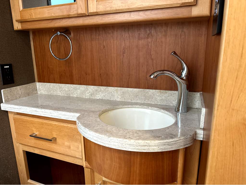 2018 TIFFIN ALLEGRO BREEZE 33 BR - Image 19