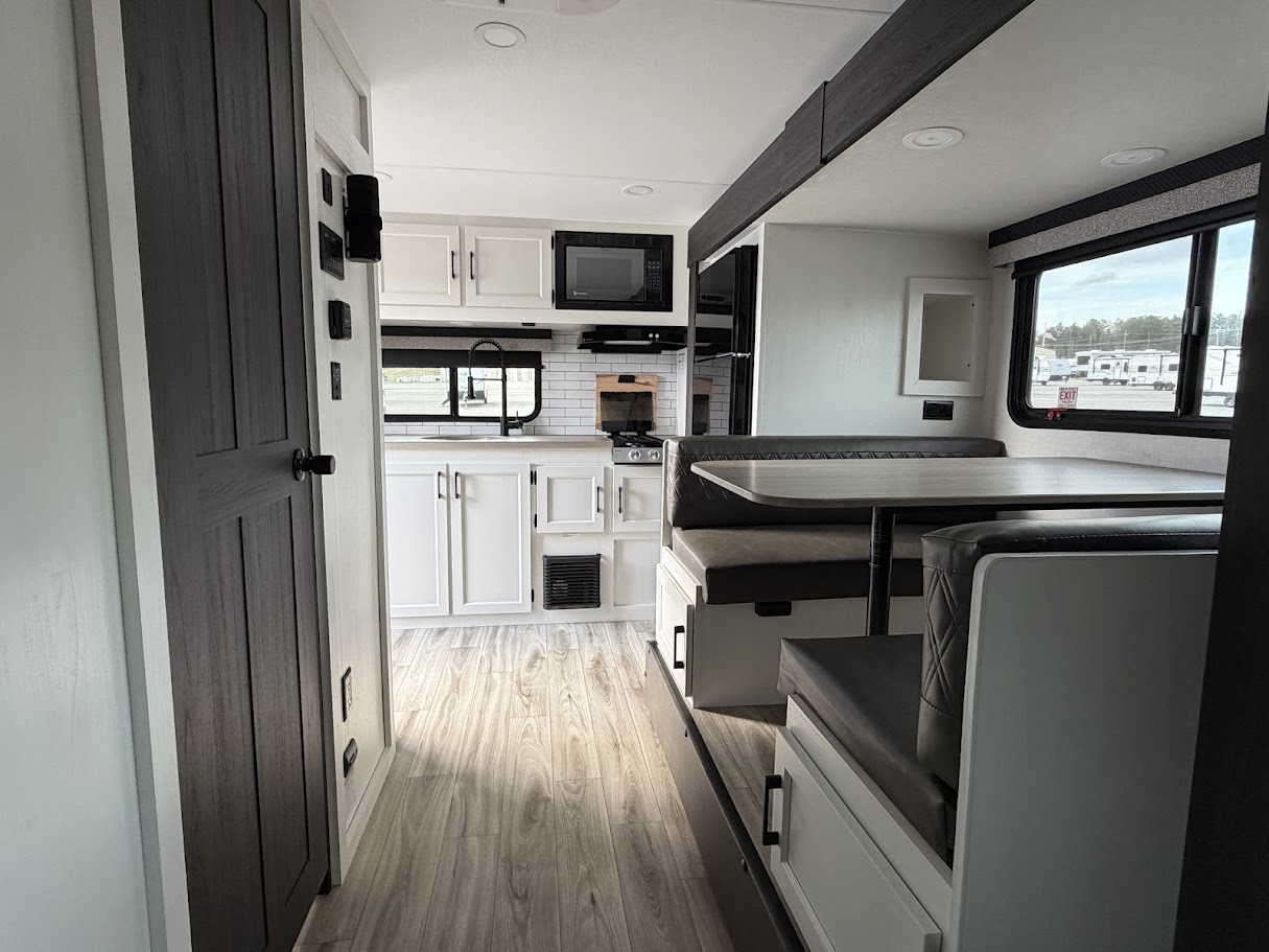 2026 VENTURE RV SPORTTREK STINGER 181VRK - Image 39