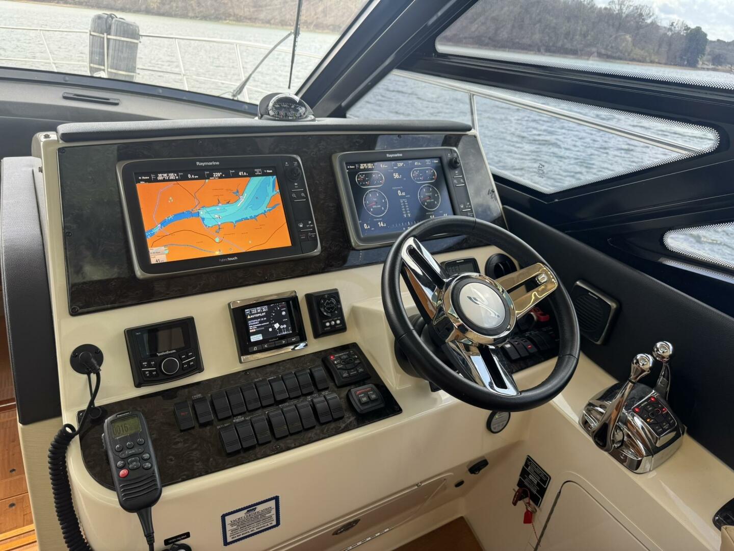 2015 Sea Ray - Image 12