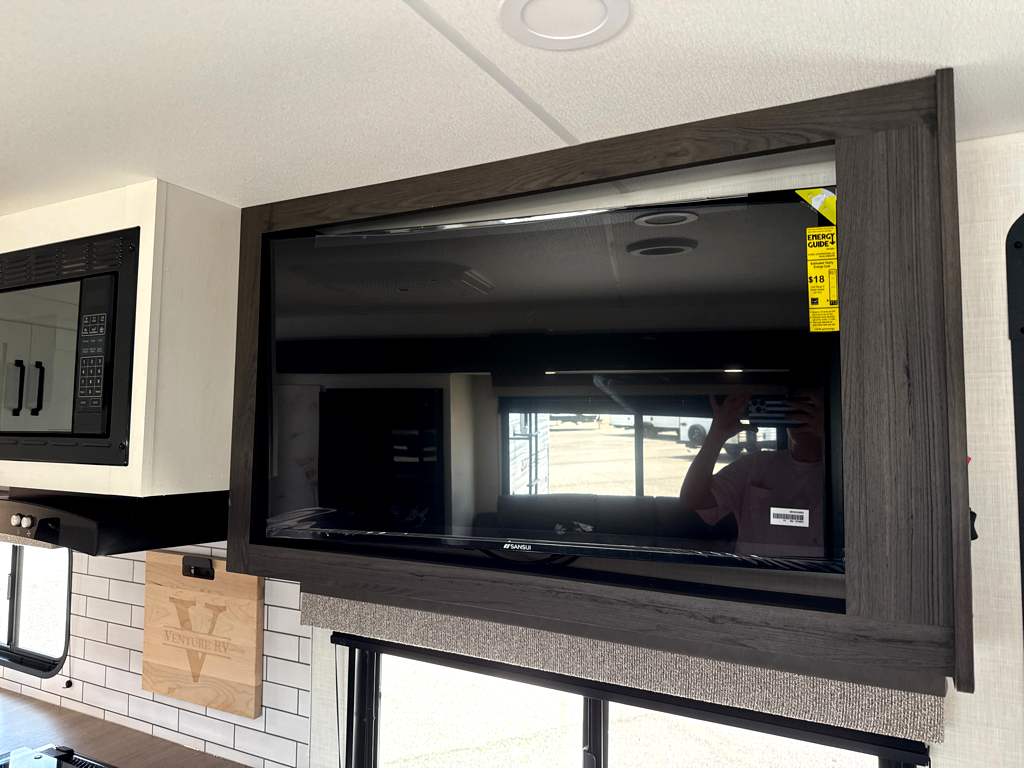 2027 VENTURE RV SIENNA 241VRD - Image 8