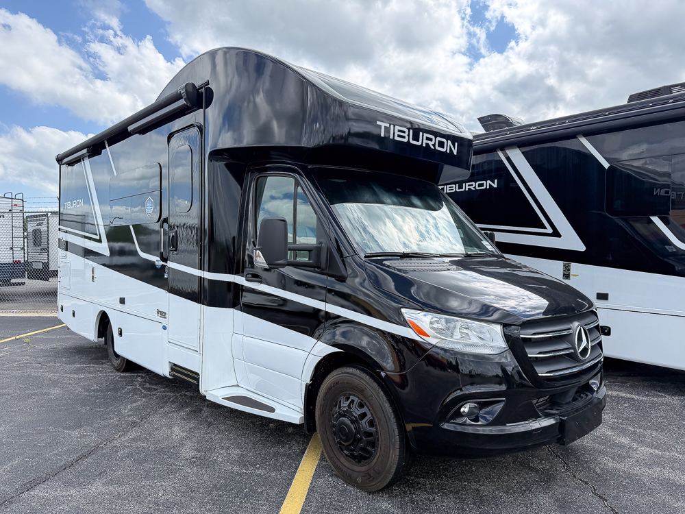 2025 THOR MOTORCOACH 24FB - Image 1