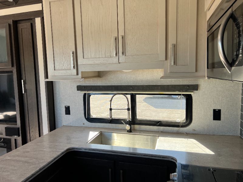 2019 Keystone Raptor 423 - Image 13