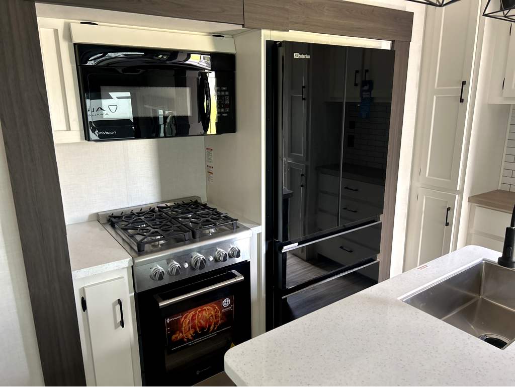 2026 VENTURE RV SPORTTREK 354VBH - Image 12