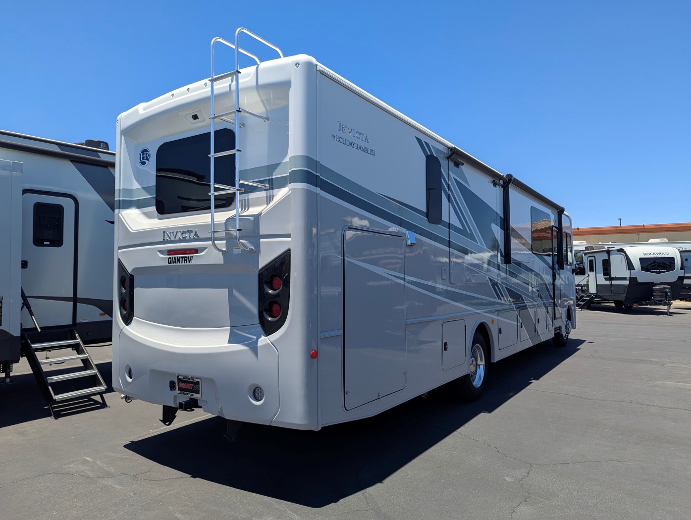2026 Holiday Rambler Invicta 36Y - Image 6