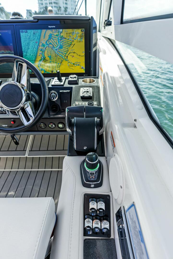 2023 Formula 430 Super Sport Crossover - Image 49