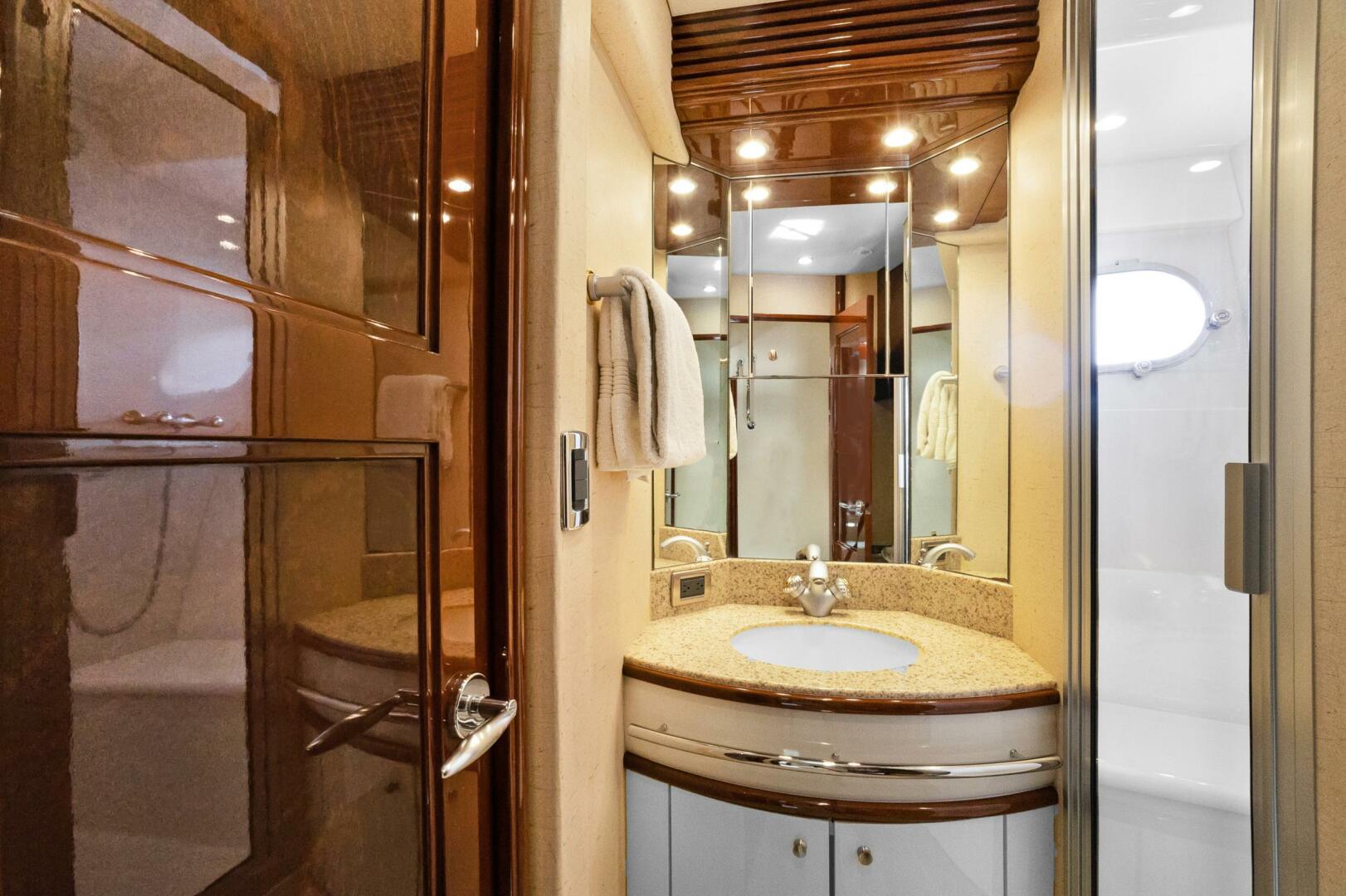 2008 Marquis 690 - Image 32