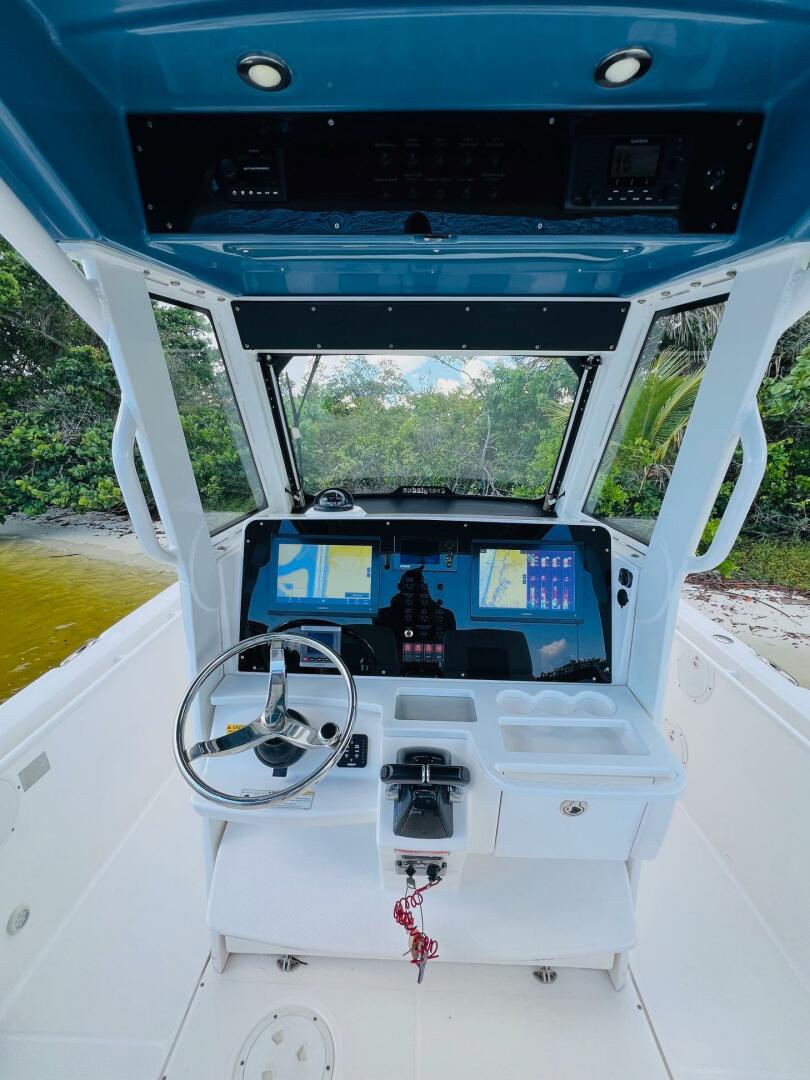 2012 Everglades 295 Center Console - Image 29