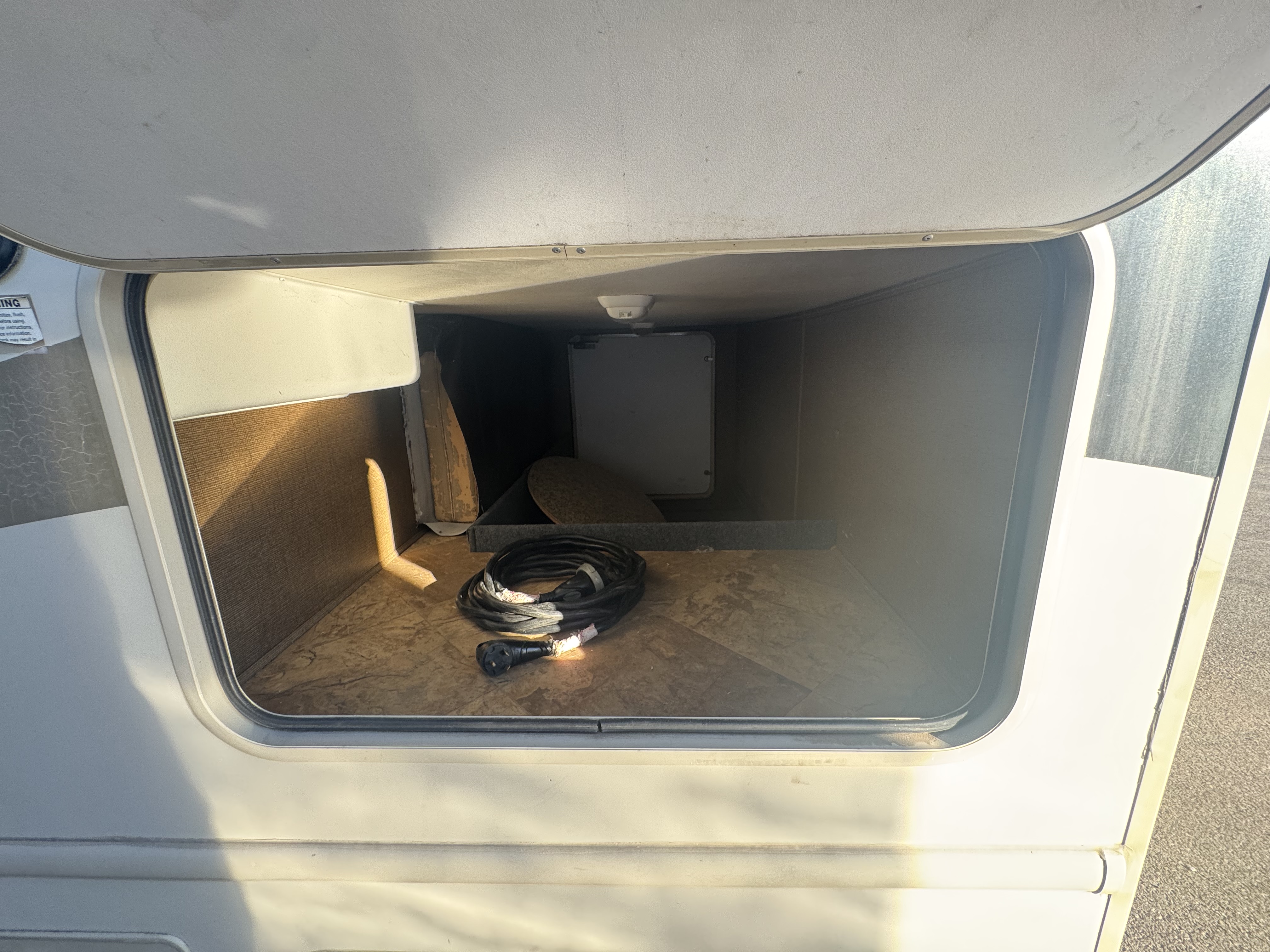 2015 Thor Motor Coach ACE 29.2 - Image 8