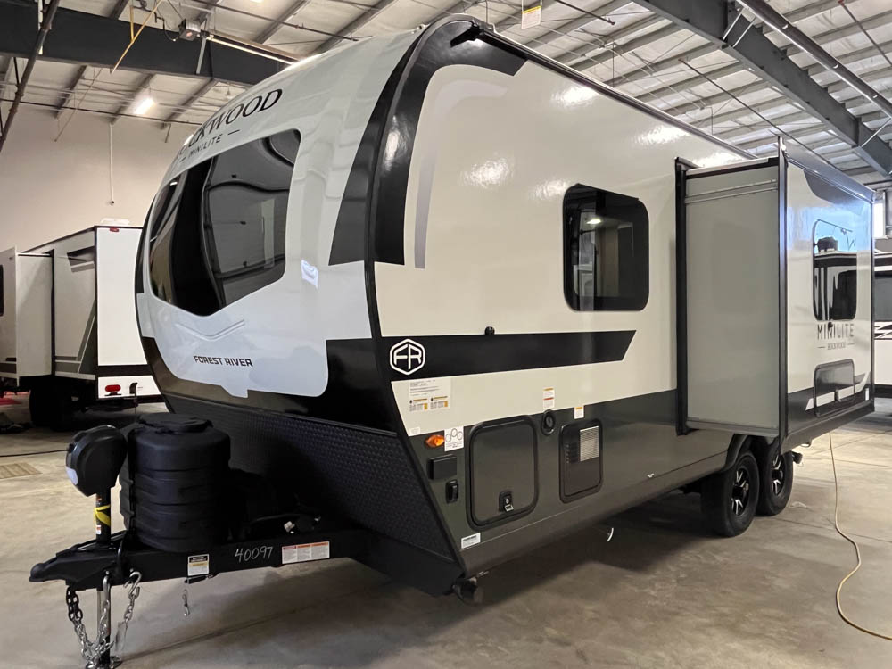 2027 Forest River Rockwood Mini Lite 2109S - Image 5