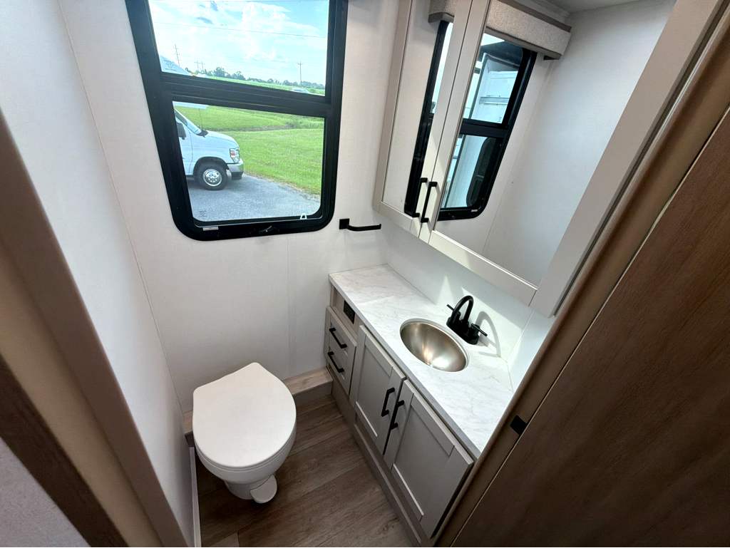 2027 JAYCO GREYHAWK 29MV - Image 12