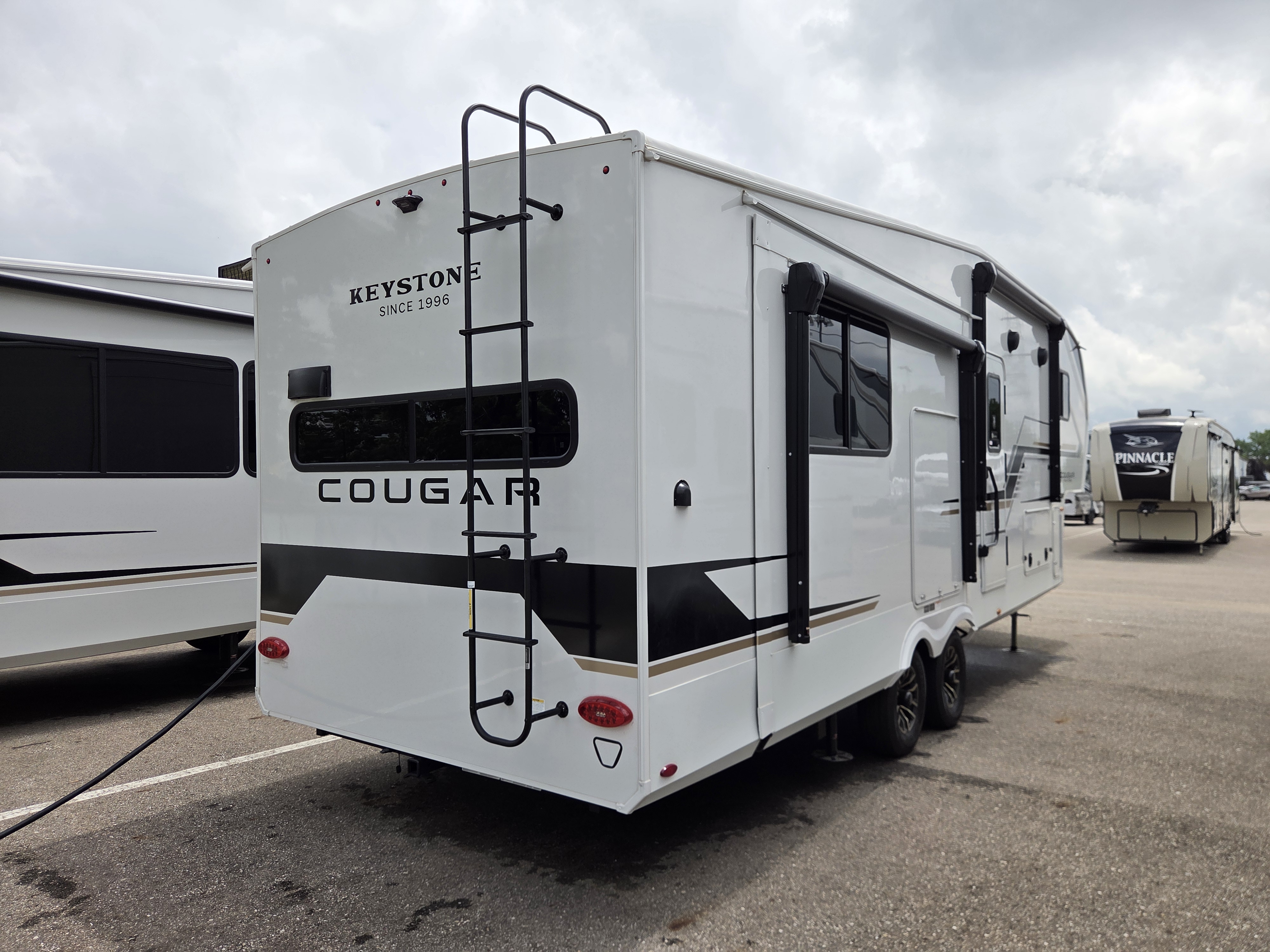 2027 Keystone Cougar Half-Ton 26RKE - Image 3