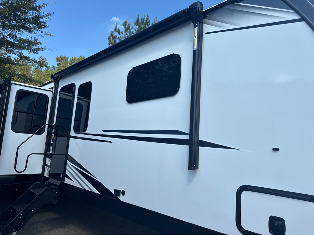 2027 VENTURE RV SPORTTREK 343VIB - Image 10