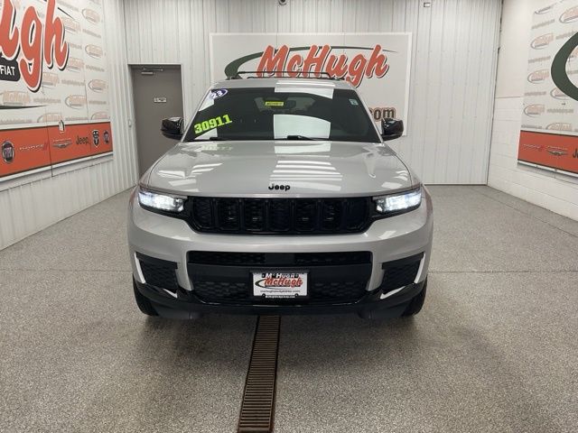 2023 Jeep Grand-Cherokee-L Laredo Altitude 4x4 - Image 2