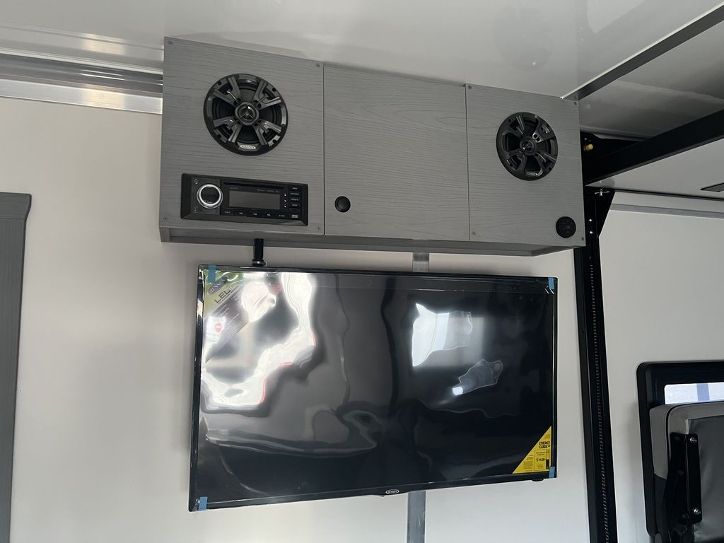 2023 Core Ice 8019ATX SALES DEMO - Image 7