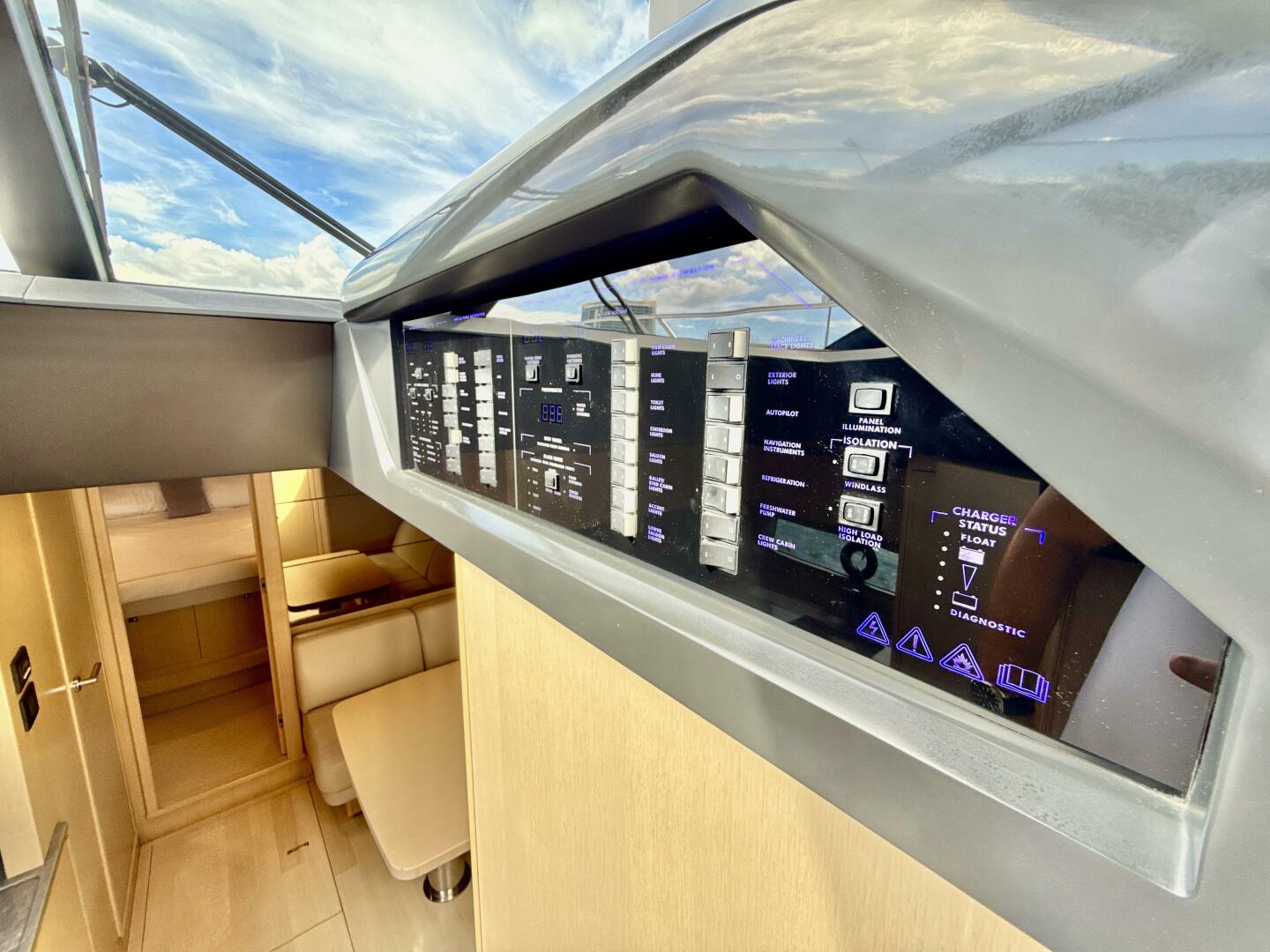 2017 Princess V58 - Image 36
