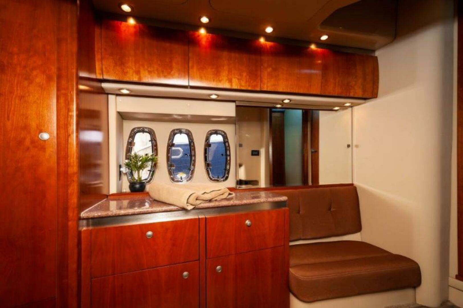 2006 Cruisers Yachts 477 Sport Sedan - Image 21