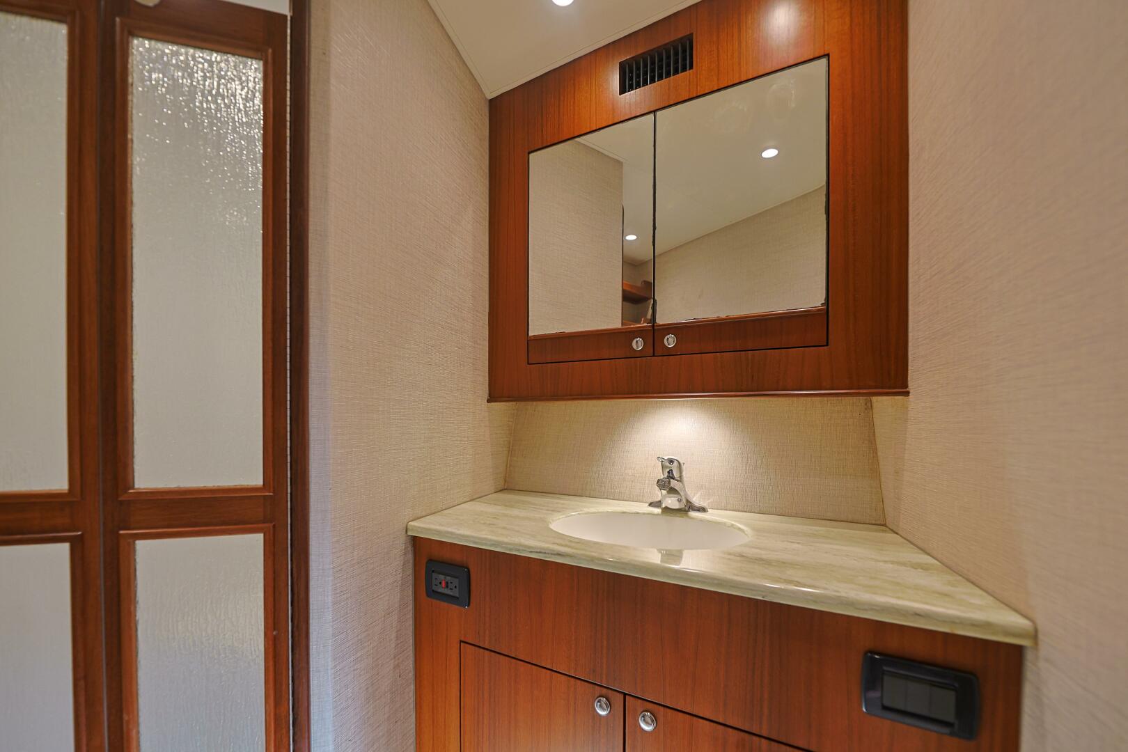 2014 Blackwell 62 Convertible - Image 19