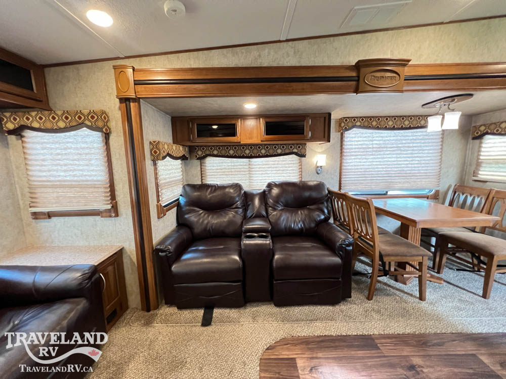 2015 Prime Time Crusader 295RST - Image 16