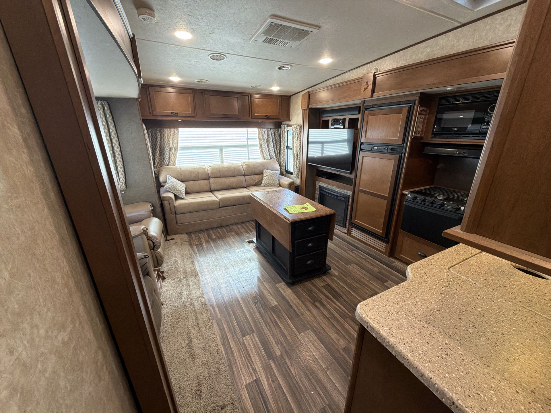 2016 Highland Ridge Light LF297RLS - Image 47