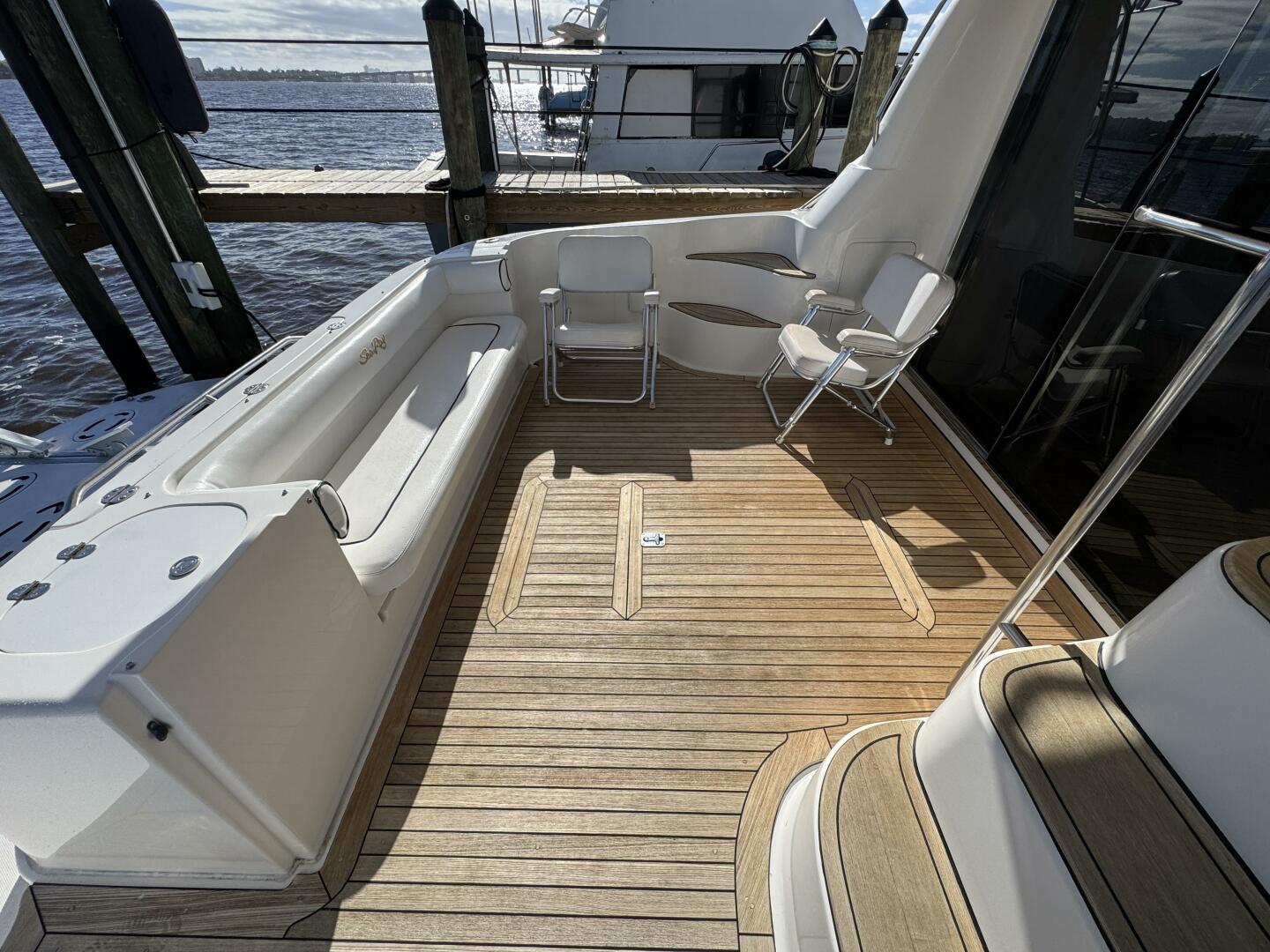 2007 Sea Ray 58 Sedan Bridge - Image 12