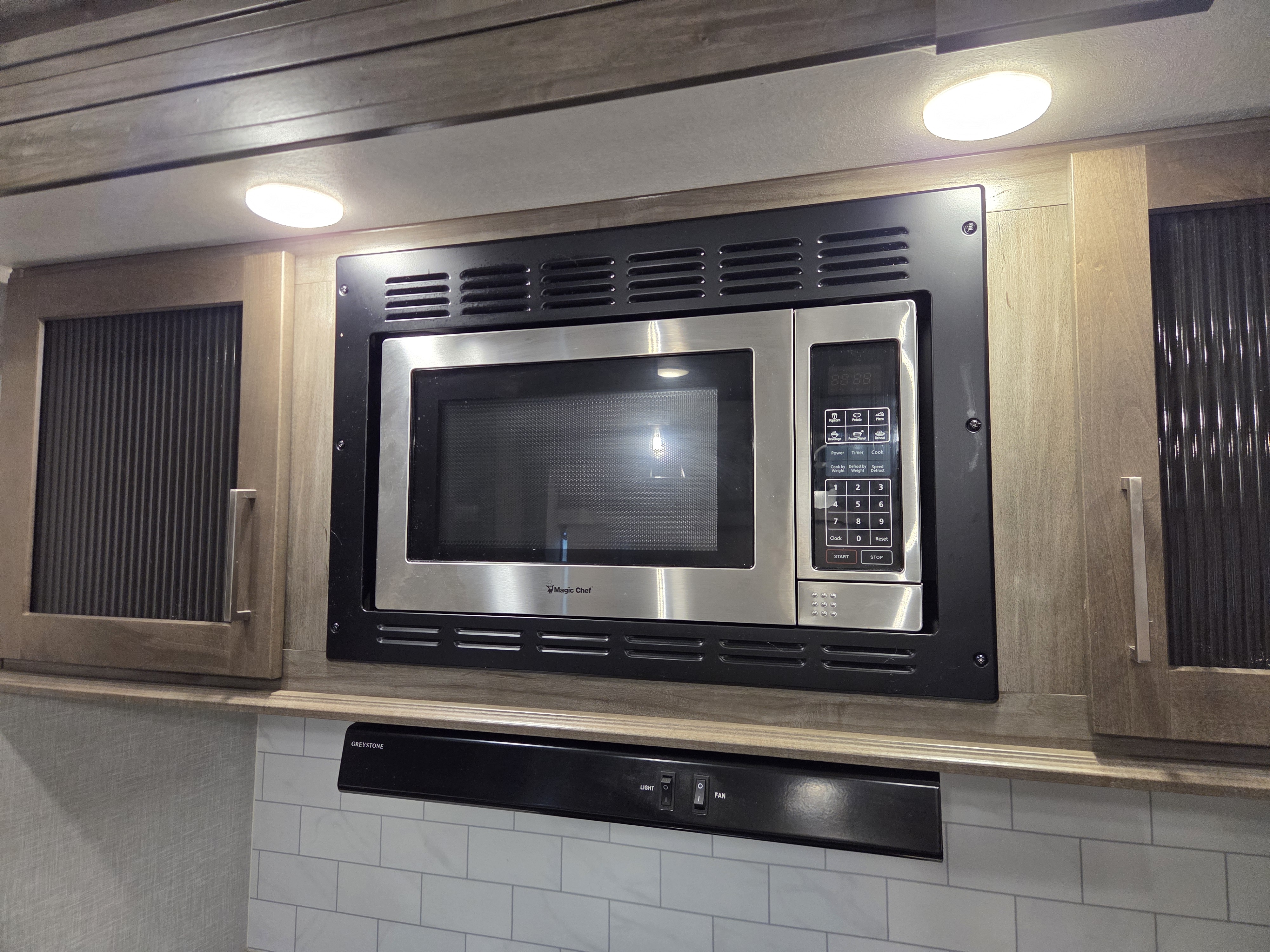 2022 Forest River Rockwood Signature Ultra Lite 8336BH - Image 11