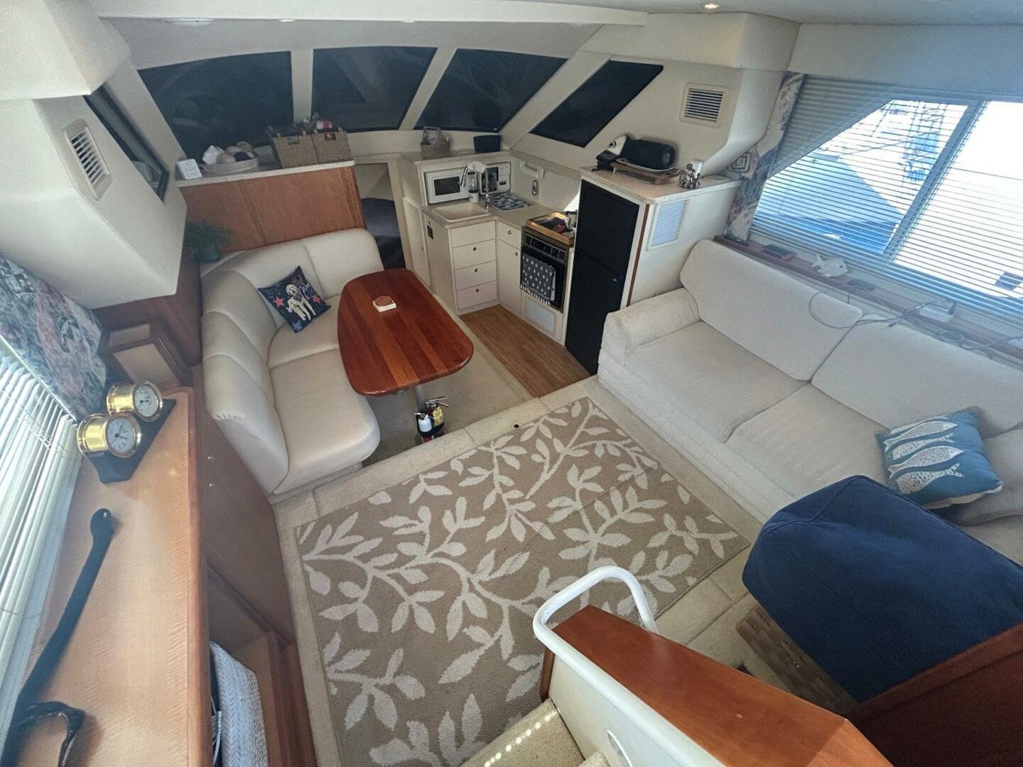 2000 Silverton 352 Motor Yacht - Image 22
