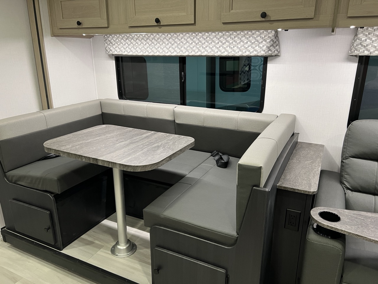 2026 Forest River Sunseeker 3010DSF - Image 10
