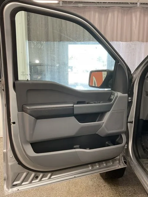 2023 Ford F-150 Crew Cab XLT 4WD - Image 8