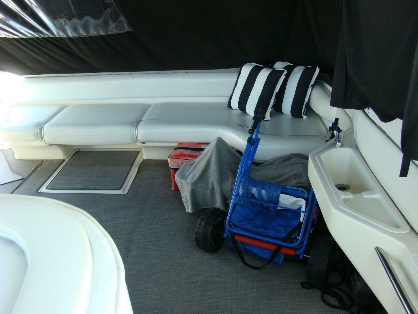 1991 Sea Ray 480 Sundancer - Image 14
