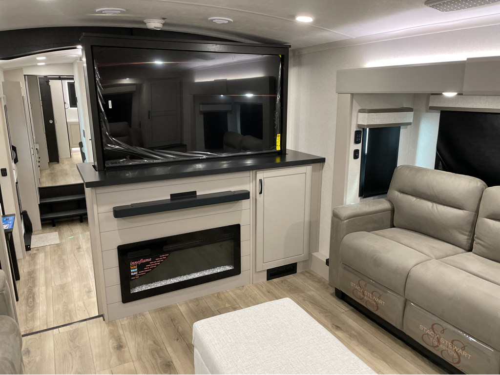 2026 Jayco North Point 382FLRB - Image 16