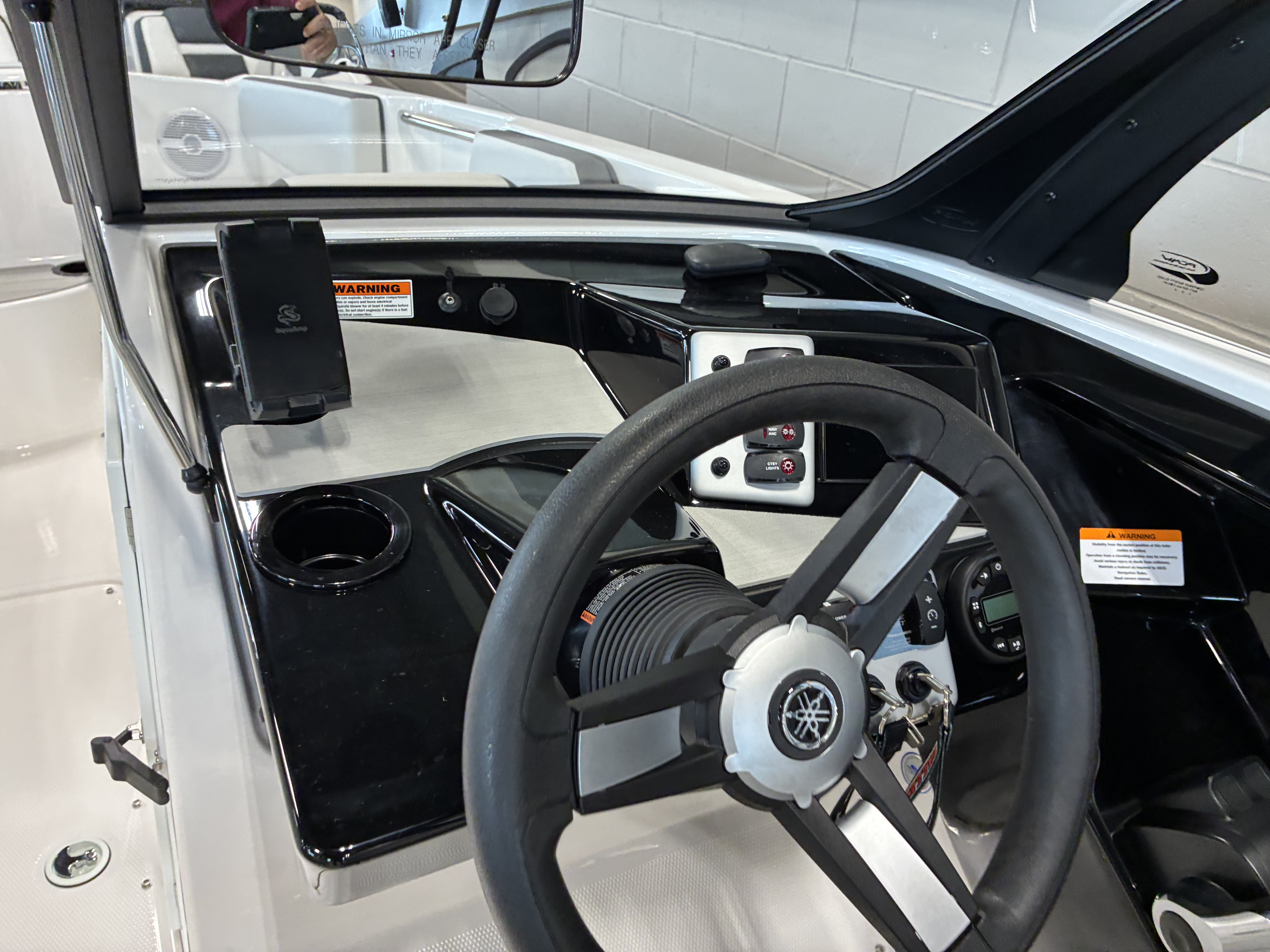 2026 Yamaha Boats AR220 - Image 11