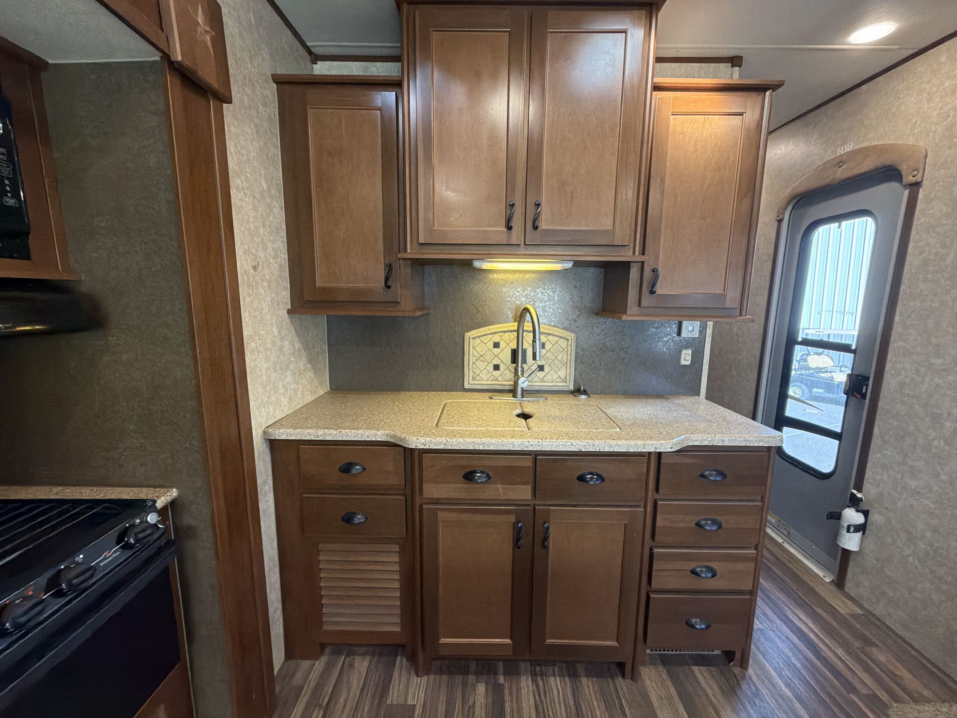 2016 Highland Ridge Light LF297RLS - Image 33