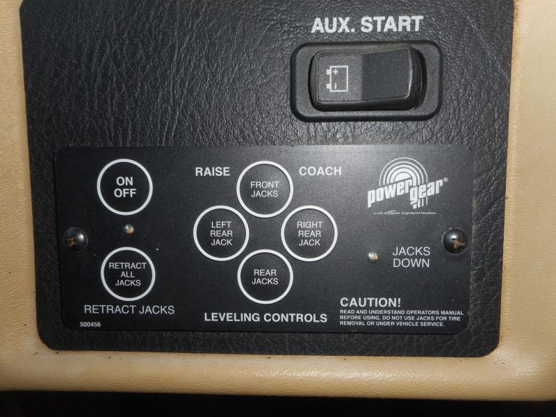 2001 Fleetwood Bounder 36S - Image 14