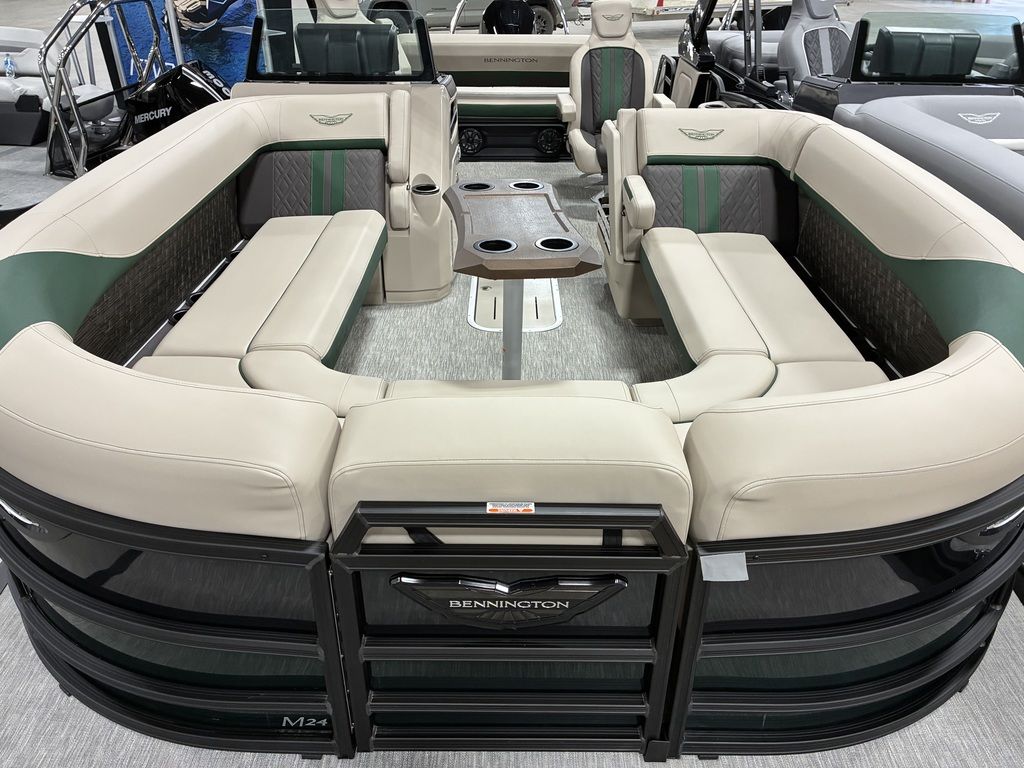 2026 Bennington 24MCSB Carbon Fiber Arch Tritoon Pontoon - Image 24