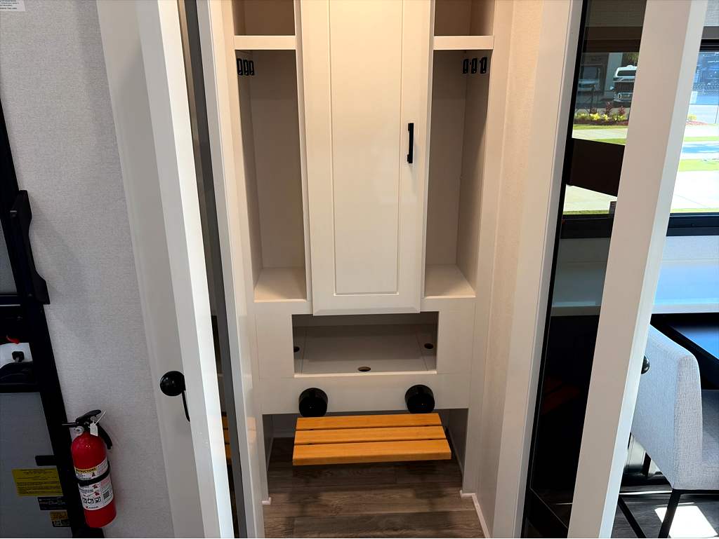 2027 JAYCO PINNACLE 39FBRL - Image 16