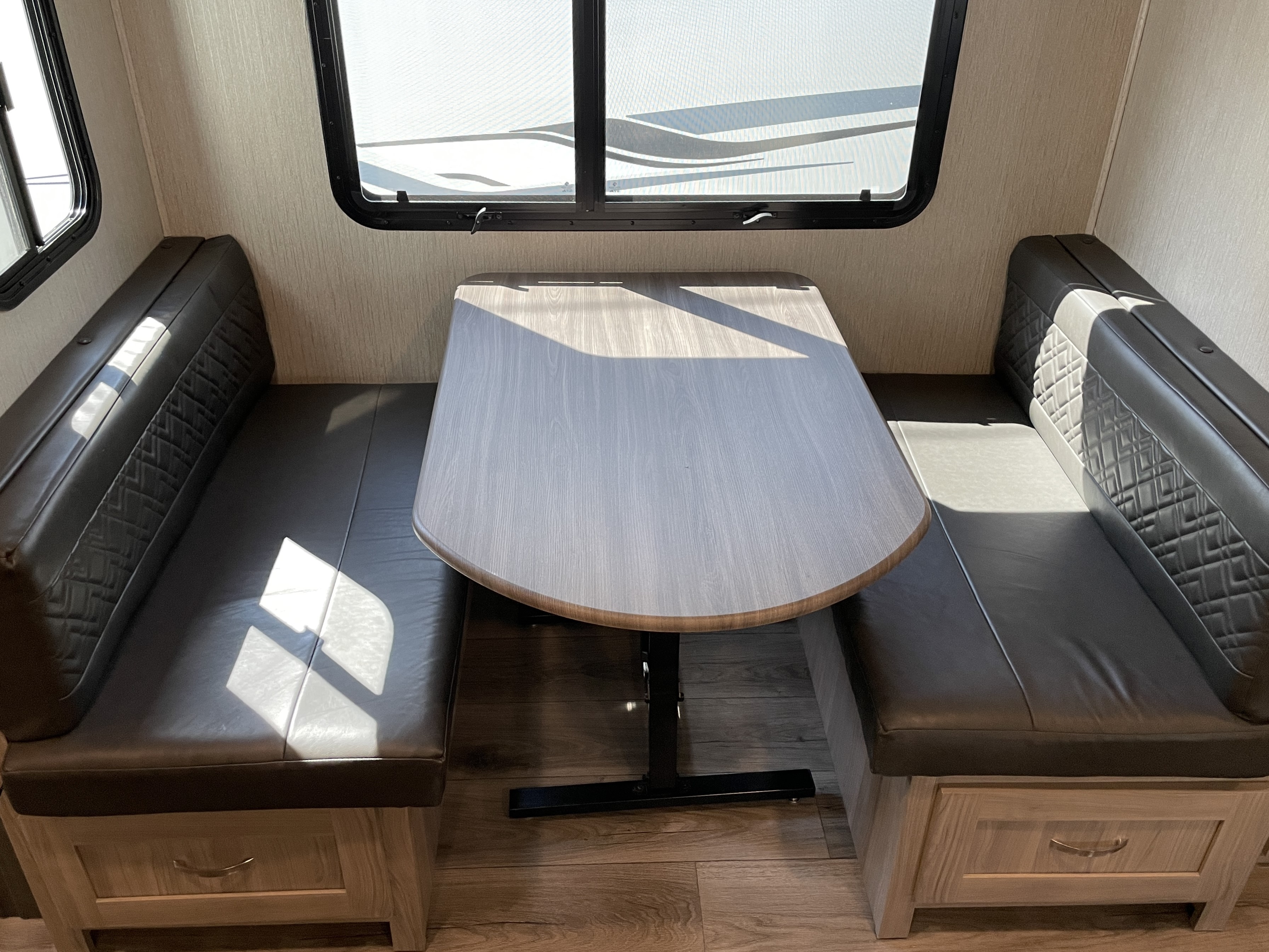 2021 Coachmen Freedom Express Liberty Edition 324RLDSLE - Image 11