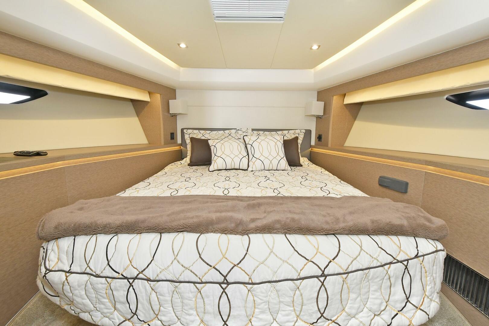 2018 Prestige 560 Fly - Image 45