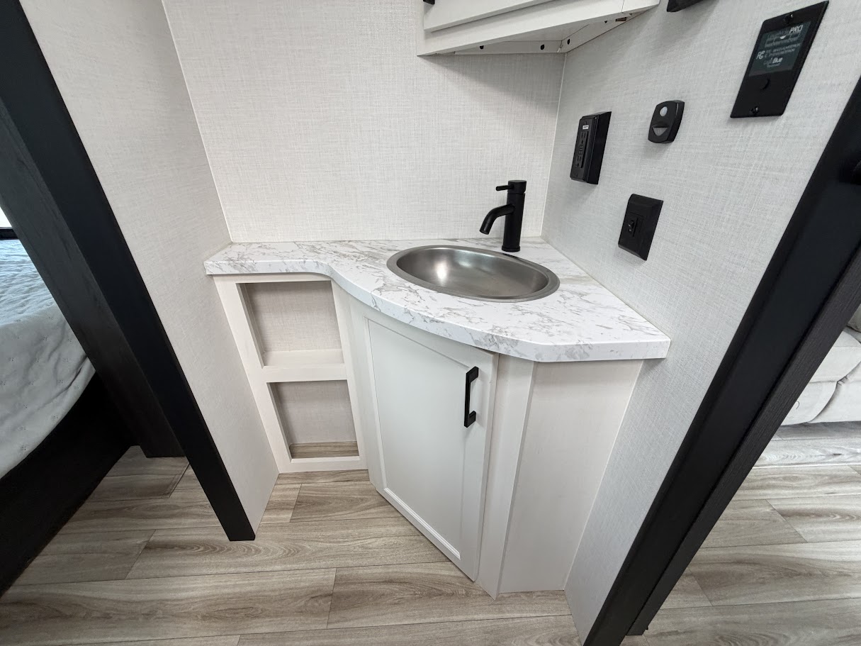 2027 VENTURE RV STRATUS 262VFK - Image 33