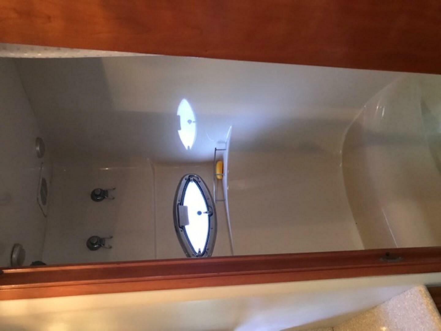 2004 Meridian 459 Motoryacht - Image 22
