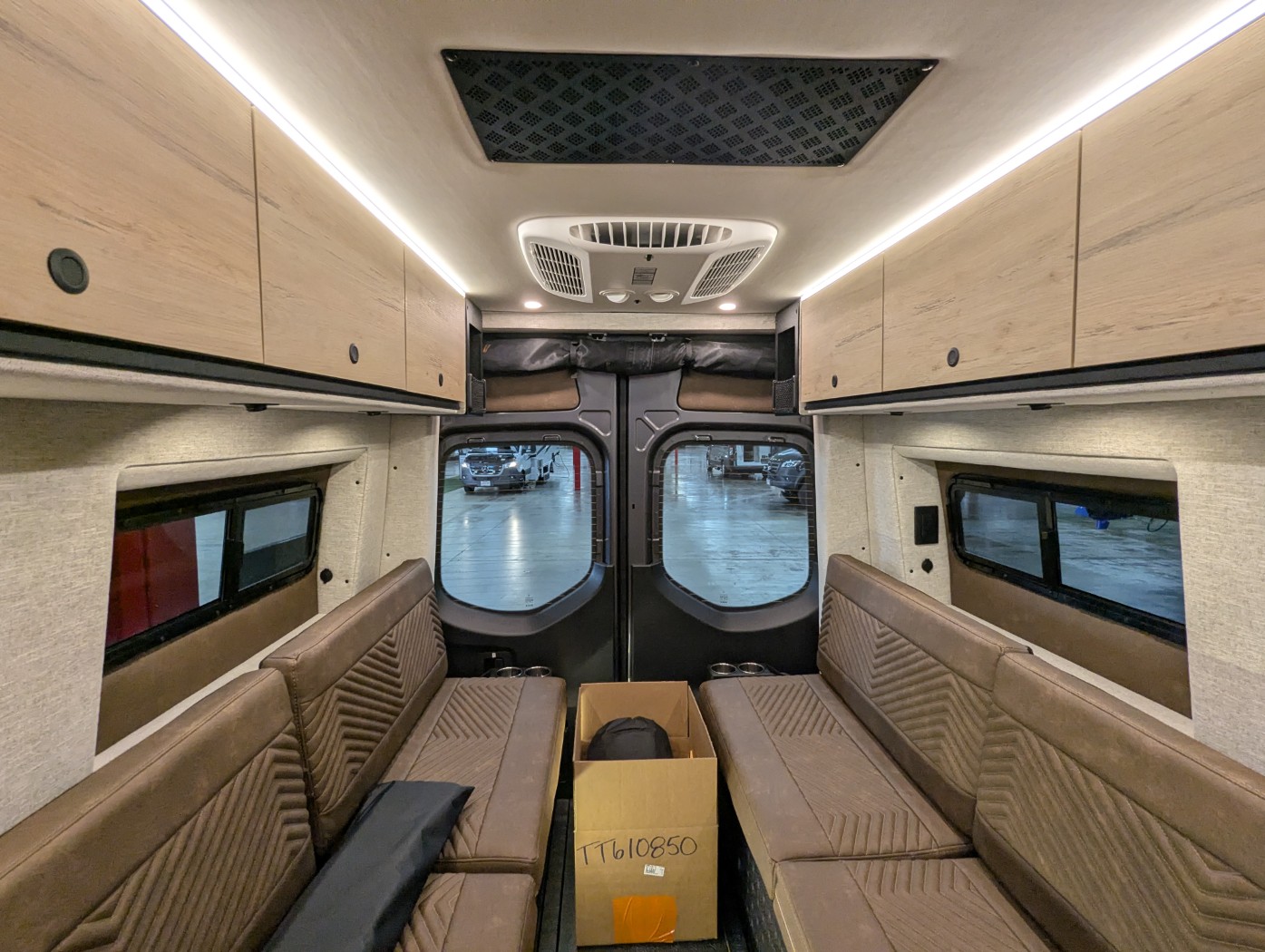2026 Storyteller Overland Crew Mode XL - Pop Top - Image 22