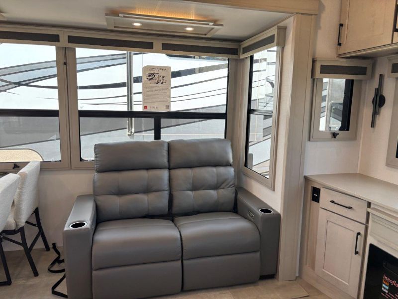 2025 Grand Design Solitude 388MBS - Image 12