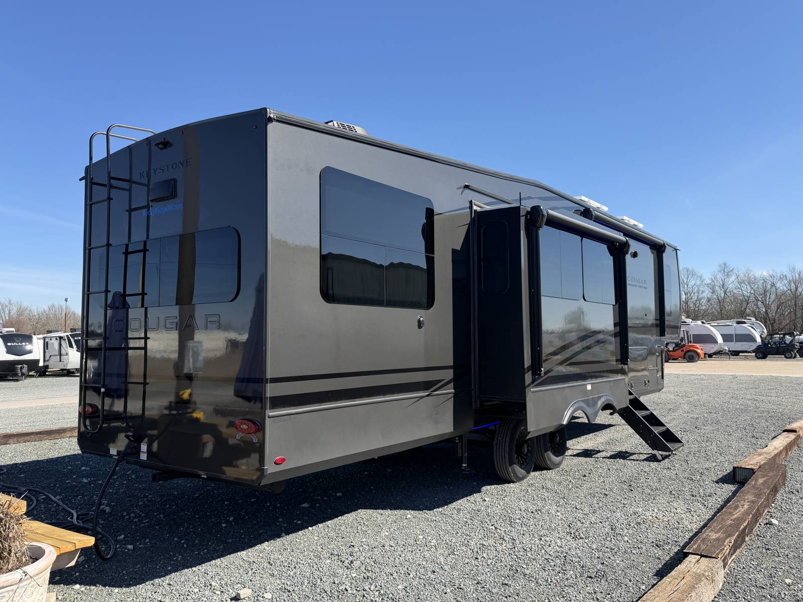 2026 Keystone Cougar Midnight Edition 350LLK - Image 8
