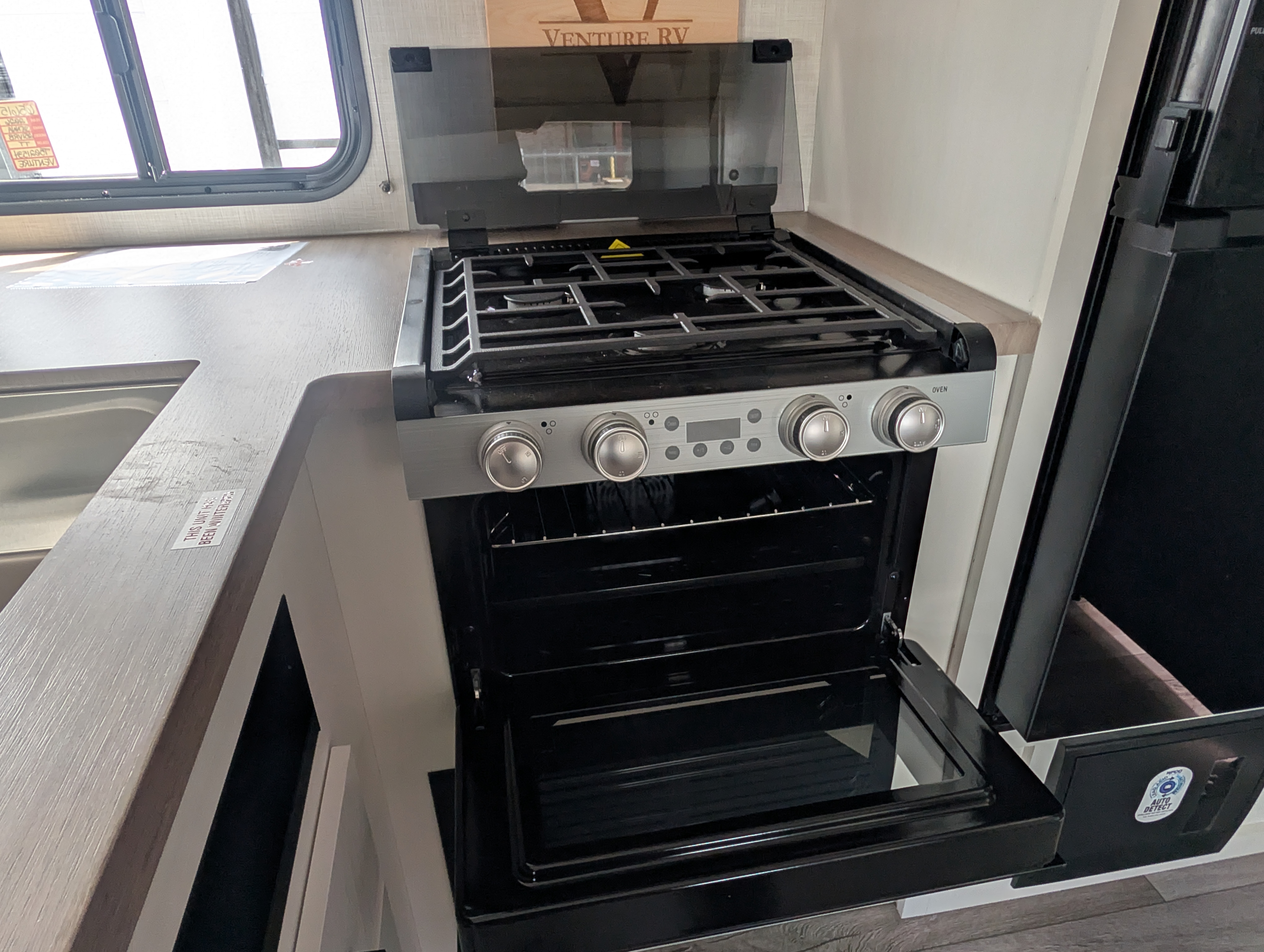2026 VENTURE RV SIENNA 251VRB - Image 16