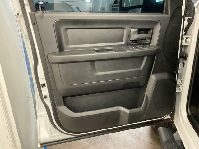 2025 Ram 3500 Tradesman 4x4 Crew Cab 8' Box - Image 13