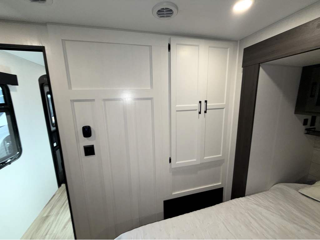 2026 VENTURE RV SPORTTREK 343VIK - Image 26