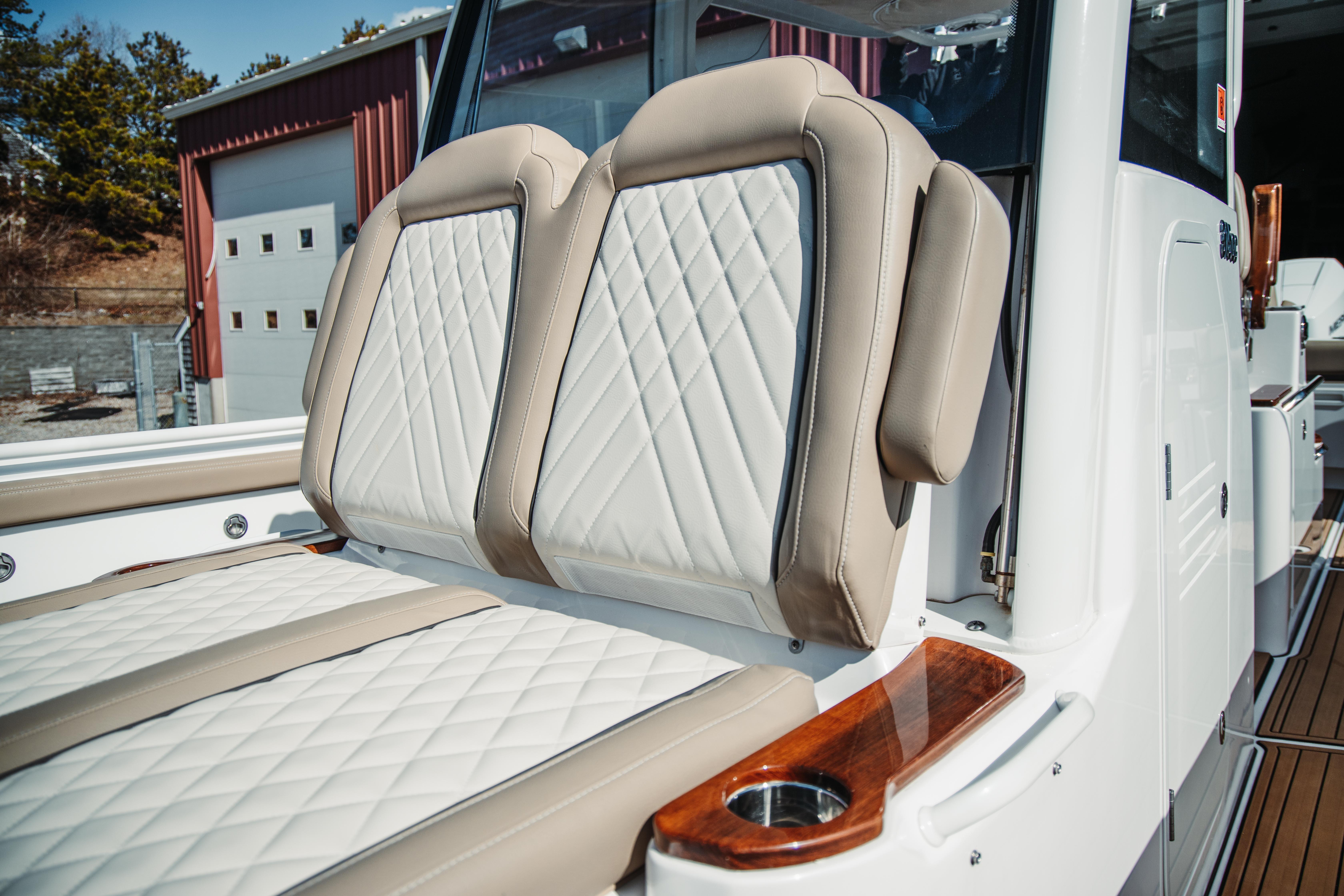 2024 Everglades 315 Center Console Standard - Image 87