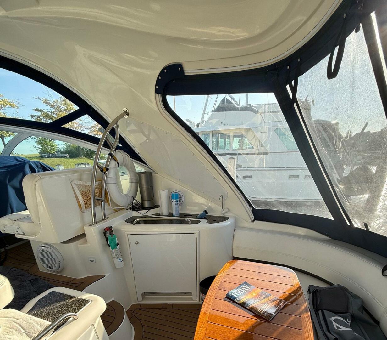2006 Cruisers Yachts 420 Express - Image 3