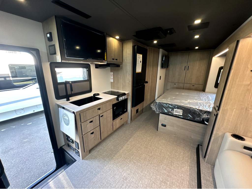 2027 Grand Design Lineage Series M 25FW - Image 12