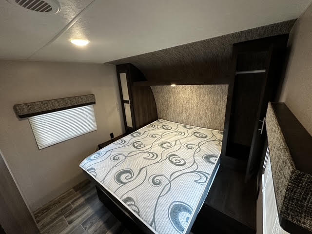 2020 KZ RV Sportsmen LE 261BHKLE - Image 17